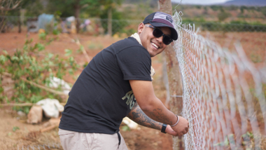 kiran-fraser-neve-fixing-fence Kiran Fraser-Neve fixing fence
